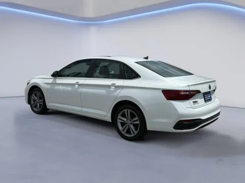 More photos of 2024 Volkswagen Jetta SE at Twin City Auto Center, TN