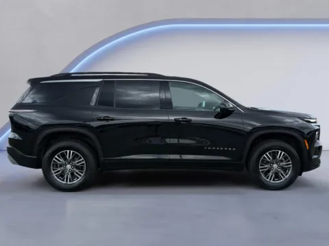 Photos of 2024 Chevrolet Traverse AWD LT for sale in Alcoa, TN at Twin City Auto Center