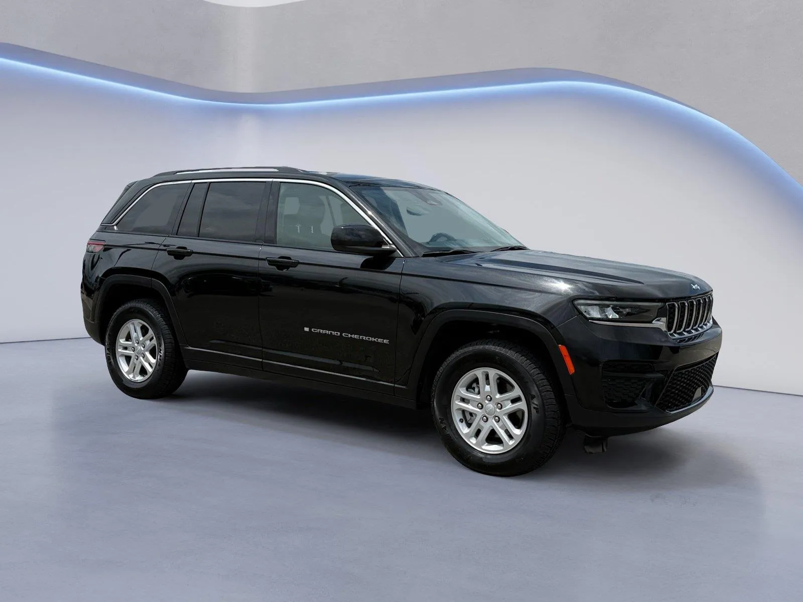 Black 2024 Jeep Grand Cherokee Laredo for sale in Alcoa, TN