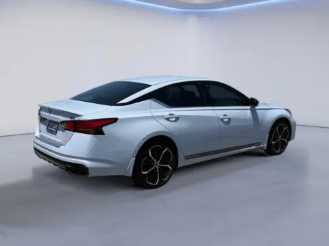 Another view of 2023 Nissan Altima 2.5 SR for sale in Alcoa, TN at Twin City Auto Center