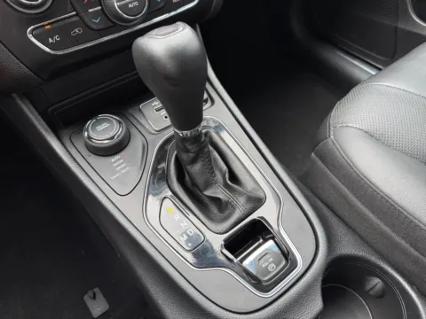 Photos of 2020 Jeep Cherokee Limited for sale in Alcoa, TN at Twin City Auto Center