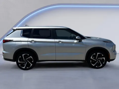 Photos of 2024 Mitsubishi Outlander SE for sale in Alcoa, TN at Twin City Auto Center