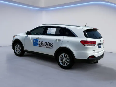 More photos of 2017 Kia Sorento LX at Twin City Auto Center, TN
