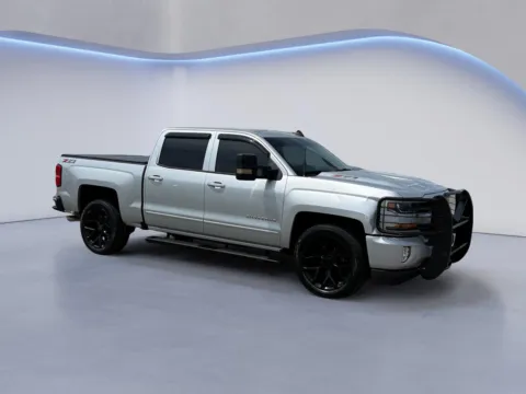Silver 2018 Chevrolet Silverado 1500 LT for sale in Alcoa, TN