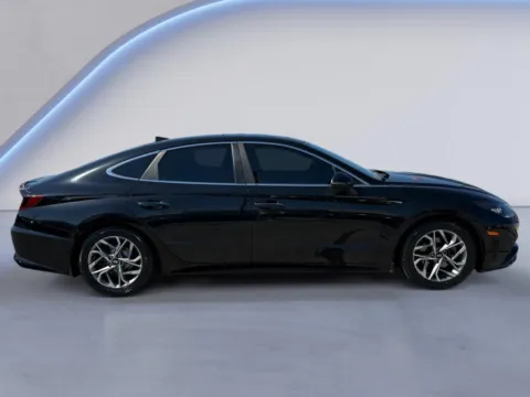 Photos of 2020 Hyundai Sonata SEL for sale in Alcoa, TN at Twin City Auto Center