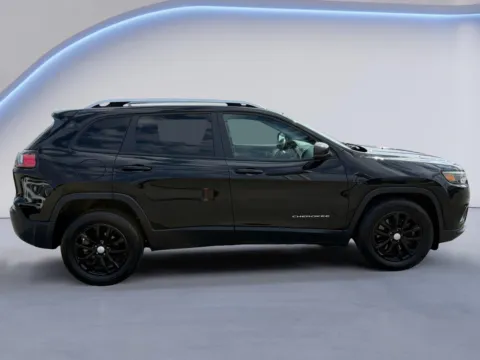 Photos of 2021 Jeep Cherokee Latitude for sale in Alcoa, TN at Twin City Auto Center