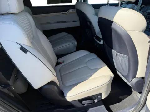 Photos of 2025 Hyundai Palisade Limited for sale in Alcoa, TN at Twin City Auto Center