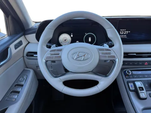More photos of 2025 Hyundai Palisade Limited at Twin City Auto Center, TN