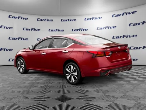 Another view of 2020 Nissan Altima 2.5 SV for sale in Hooksett, NH at CarFive Hooksett, NH