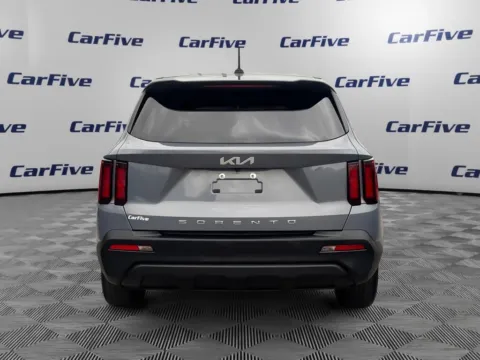 More photos of 2022 Kia Sorento LX at CarFive Hooksett, NH, NH