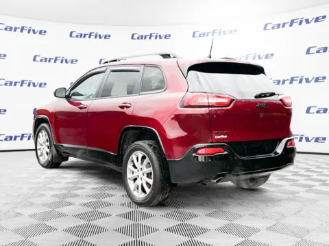Another view of 2018 Jeep Cherokee Latitude for sale in Hooksett, NH at CarFive Hooksett, NH