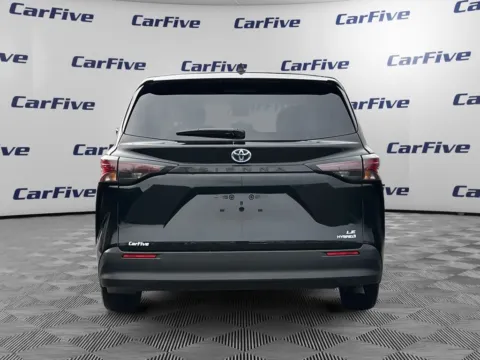 More photos of 2024 Toyota Sienna LE at CarFive Hooksett, NH, NH