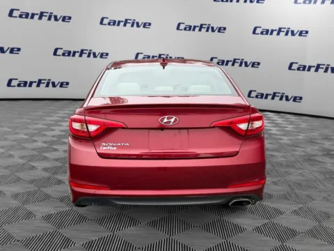 More photos of 2015 Hyundai Sonata SE at CarFive Hooksett, NH, NH