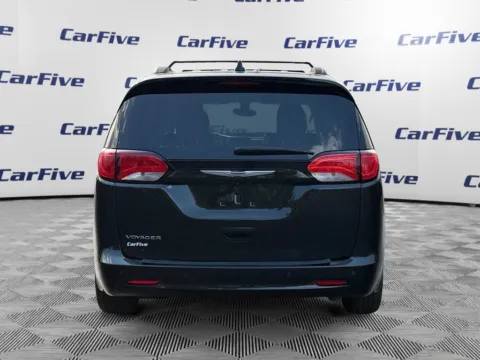 More photos of 2020 Chrysler Voyager LXI at CarFive Hooksett, NH, NH
