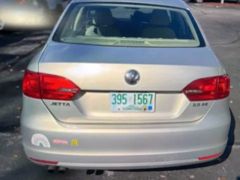 More photos of 2011 Volkswagen Jetta 2.5L SE at CarFive Hooksett, NH, NH