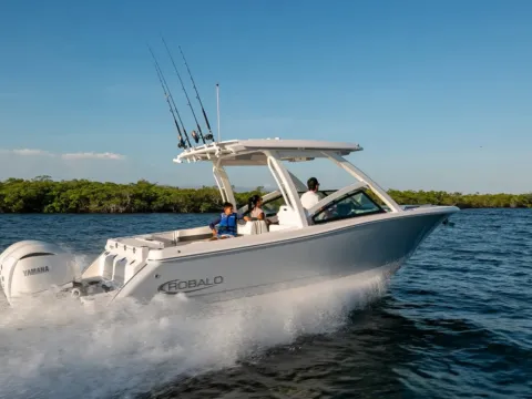 Photos of 2026 Robalo R277 for sale in Charlevoix, MI at Dry Harbour Marine
