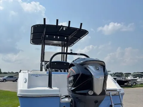 More photos of 2026 Robalo 202 Explorer at Dry Harbour Marine, MI
