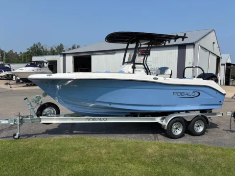 Photos of 2026 Robalo 202 Explorer for sale in Charlevoix, MI at Dry Harbour Marine