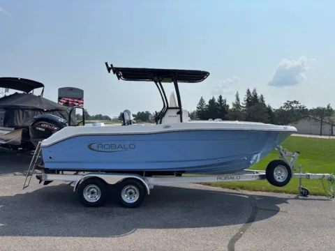 Another view of 2026 Robalo 202 Explorer for sale in Charlevoix, MI at Dry Harbour Marine