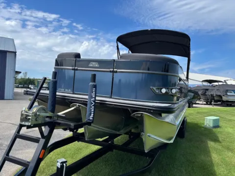 More photos of 2025 Avalon Catalina Platinum Quad Lounge Shift 2785 at Dry Harbour Marine, MI