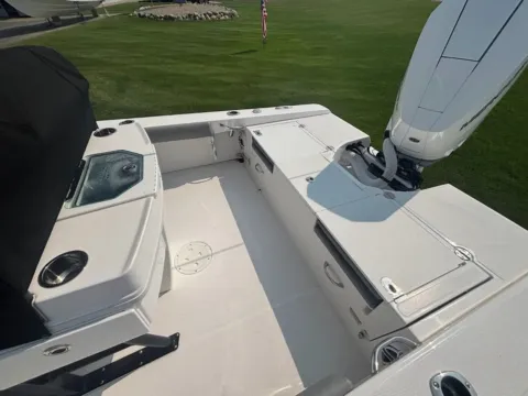 More photos of 2023 Everglades 253 Center Console at Dry Harbour Marine, MI