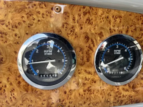 More photos of 2006 Formula 330 Sun Sport at Dry Harbour Marine, MI