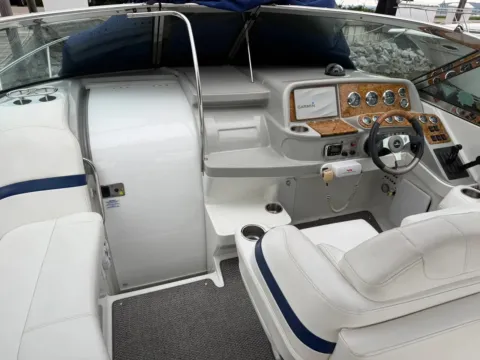 More photos of 2006 Formula 330 Sun Sport at Dry Harbour Marine, MI