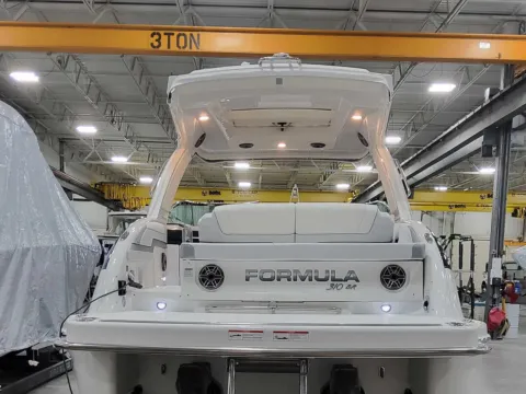 More photos of 2025 Formula 310 Bowrider at Dry Harbour Marine, MI