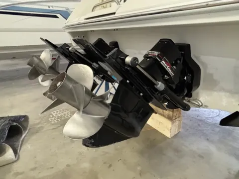 More photos of 1999 Formula 330 Sun Sport at Dry Harbour Marine, MI