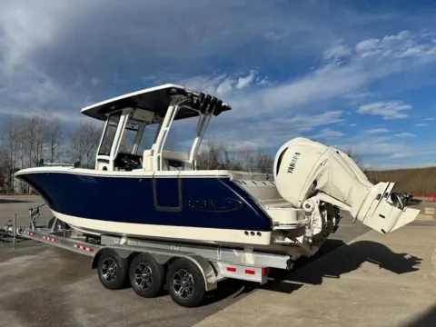 Photos of 2024 Robalo R270 for sale in Charlevoix, MI at Dry Harbour Marine