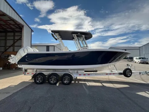 More photos of 2024 Robalo R270 at Dry Harbour Marine, MI