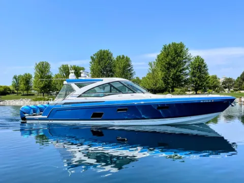 Another view of 2019 Formula 430 Super Sport Crossover for sale in Charlevoix, MI at Dry Harbour Marine