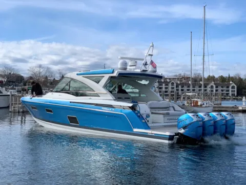 Photos of 2019 Formula 430 Super Sport Crossover for sale in Charlevoix, MI at Dry Harbour Marine