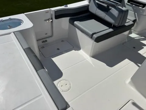 More photos of 2025 Robalo R257 Dual Console at Dry Harbour Marine, MI