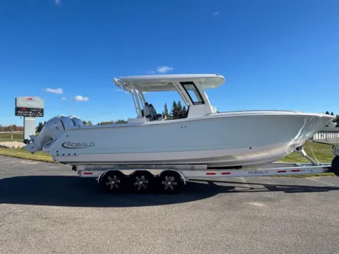 More photos of 2026 Robalo R300 at Dry Harbour Marine, MI