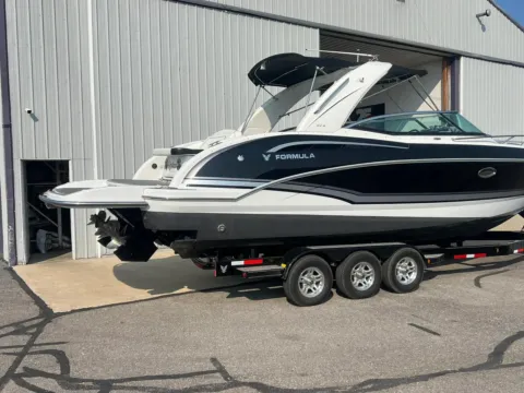 Photos of 2014 Formula 310 SS for sale in Charlevoix, MI at Dry Harbour Marine