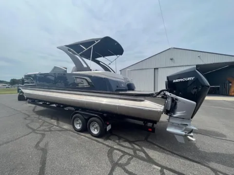 More photos of 2022 Avalon Excalibur 27 Twin Quad Lounge at Dry Harbour Marine, MI