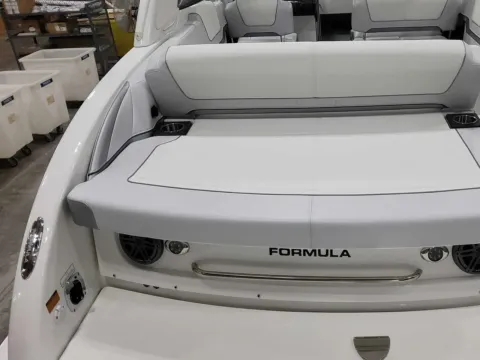 More photos of 2025 Formula 290 Bowrider at Dry Harbour Marine, MI
