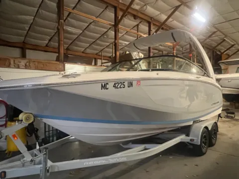 More photos of 2021 Regal 22 Fasdeck at Dry Harbour Marine, MI