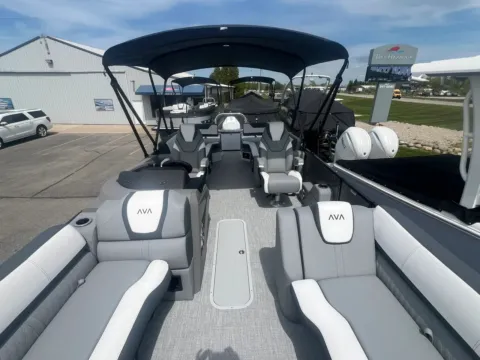 More photos of 2025 Avalon Catalina Platinum Quad Lounge Shift 2585 at Dry Harbour Marine, MI