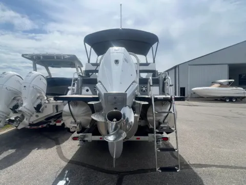 More photos of 2025 Avalon Catalina Platinum Quad Lounge Shift 2585 at Dry Harbour Marine, MI