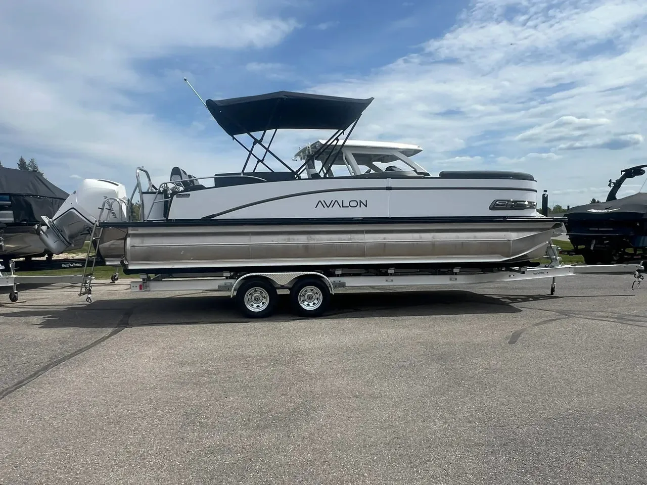 2025 Avalon Catalina Platinum Quad Lounge Shift 2585 for sale in Charlevoix, MI