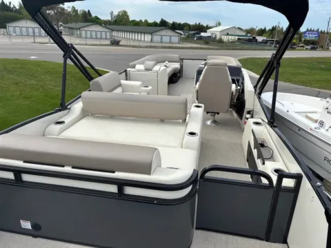 More photos of 2025 Avalon Catalina Platinum Versatile Rear Lounger 2585 at Dry Harbour Marine, MI