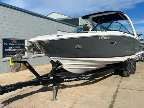 Photos of 2021 Regal 2800 for sale in Charlevoix, MI at Dry Harbour Marine