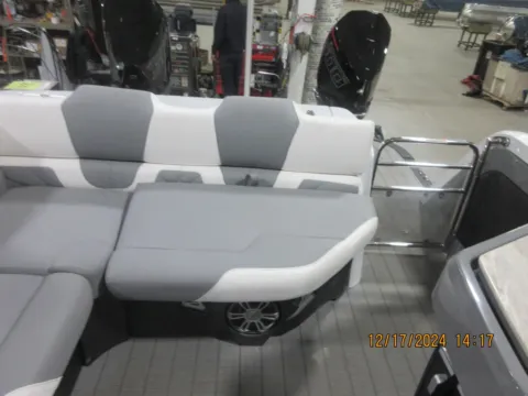 Photos of 2025 Avalon Excalibur Elite Windshield Twin 500R for sale in Charlevoix, MI at Dry Harbour Marine