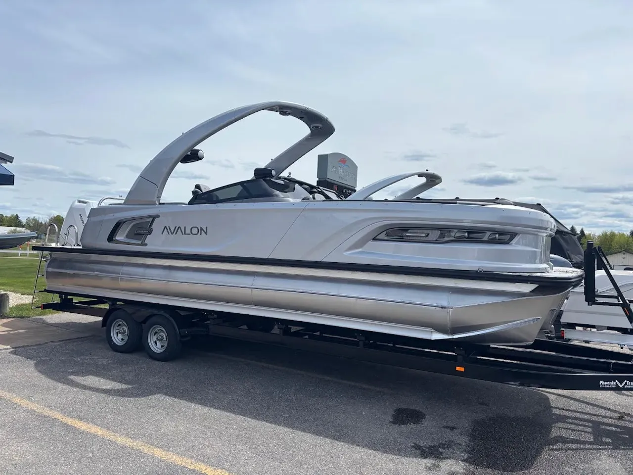 2025 Avalon Excalibur Quad Lounge Windshield 2785