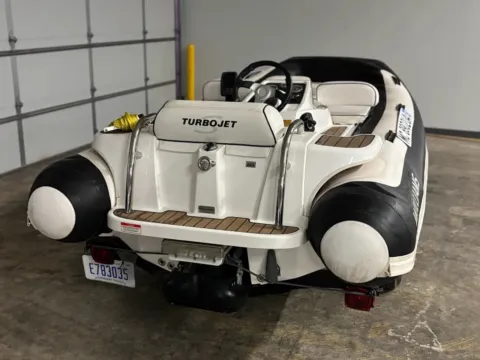 Photos of 2017 Williams Turbojet 325 for sale in Charlevoix, MI at Dry Harbour Marine