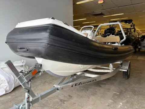 More photos of 2026 Highfield Sport 460 at Dry Harbour Marine, MI