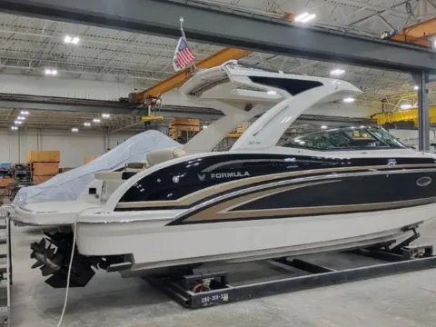 Photos of 2024 Formula 310 Bowrider for sale in Charlevoix, MI at Dry Harbour Marine
