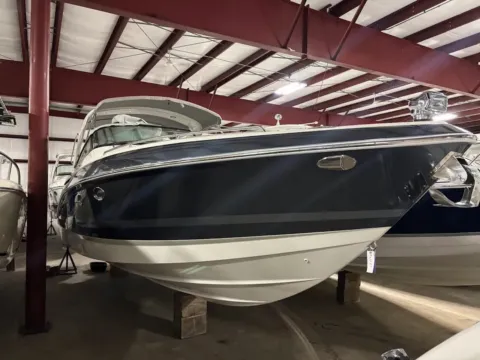 More photos of 2016 Formula 330 Crossover Bowrider at Dry Harbour Marine, MI